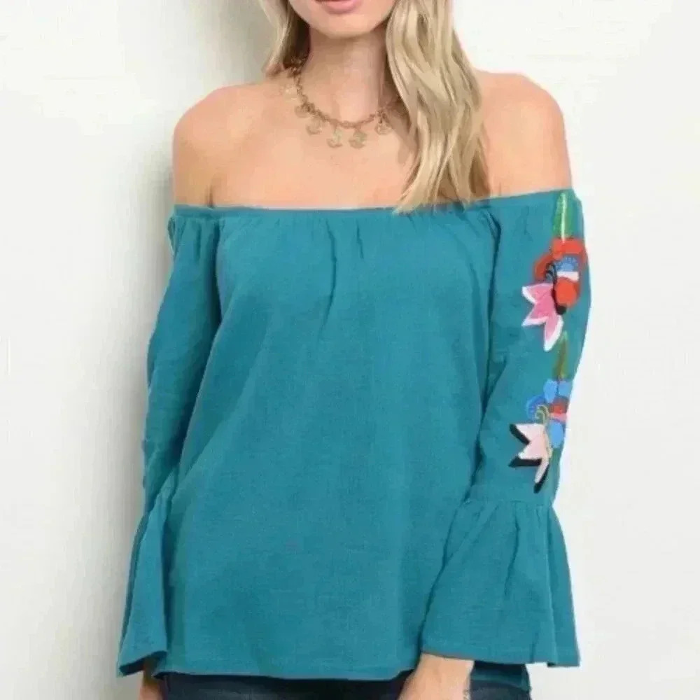 OFF SHOULDER TOP